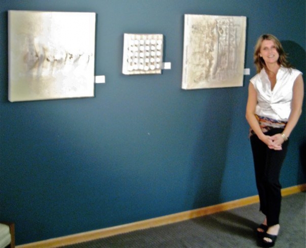 Click here to view Two Person show at The WARM Women Building, St. Paul, USA by Silvana LaCreta Ravena