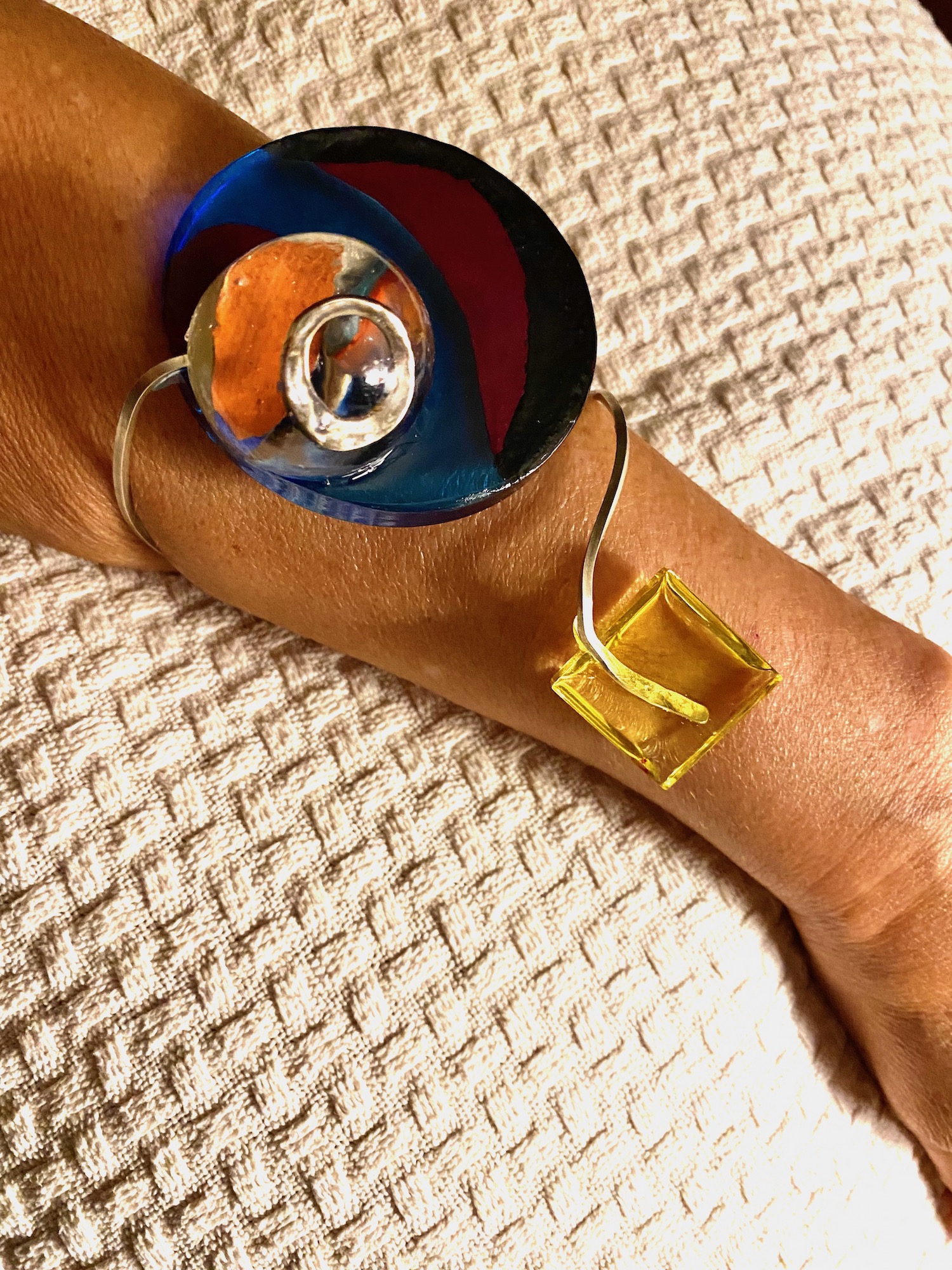 Click here to view Bracelete Barcelona by Silvana LaCreta Ravena