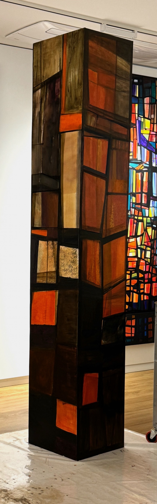 Click here to view Coluna Laranja Grande  by Silvana LaCreta Ravena