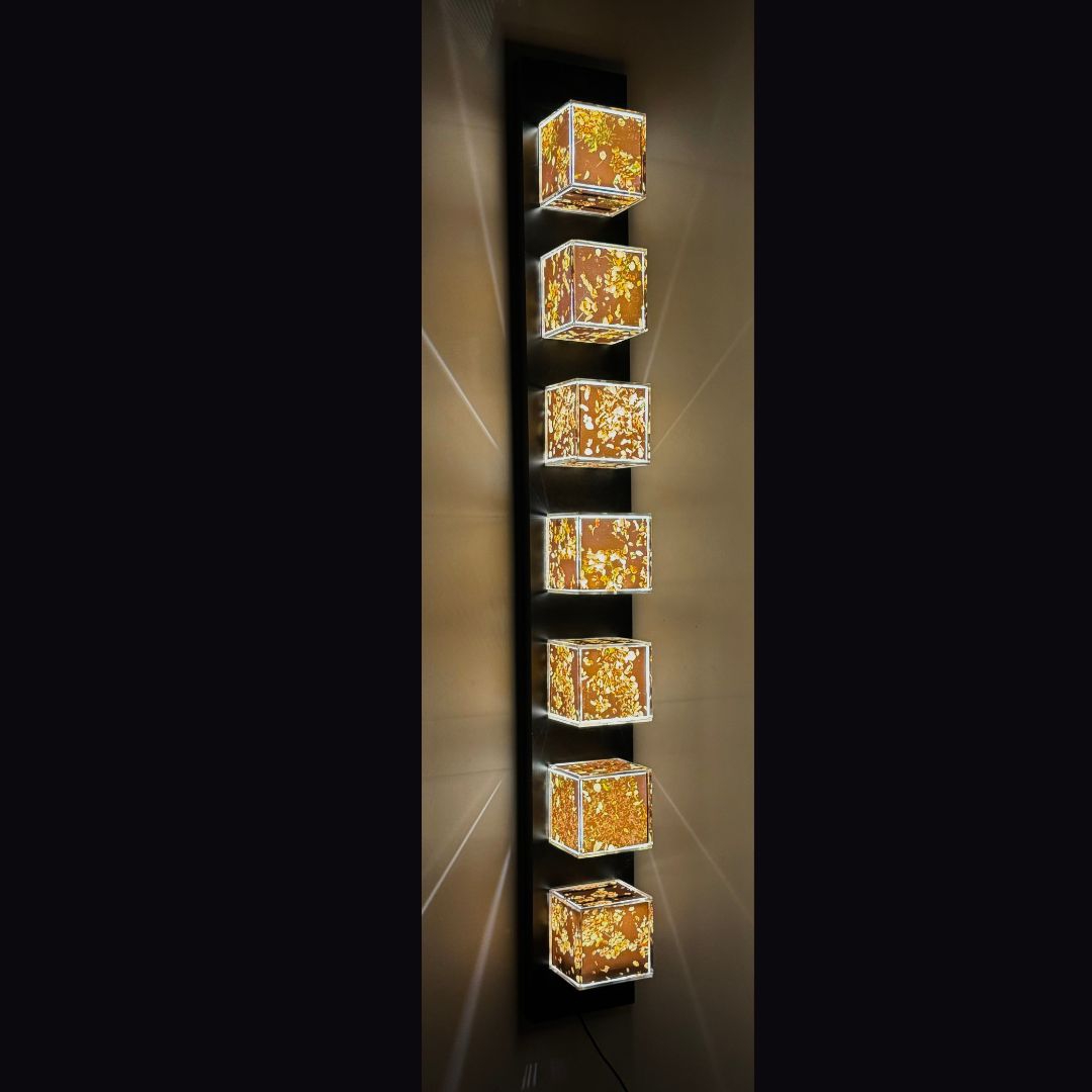 Click here to view Luzes da Floresta - Coluna Folhas by Silvana LaCreta Ravena